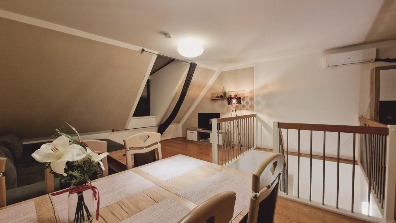 Elegance Apartment Wina Bagian luar foto