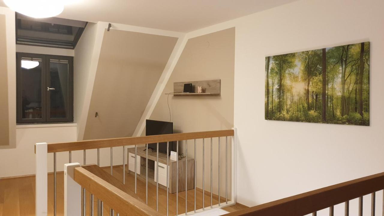 Elegance Apartment Wina Bagian luar foto