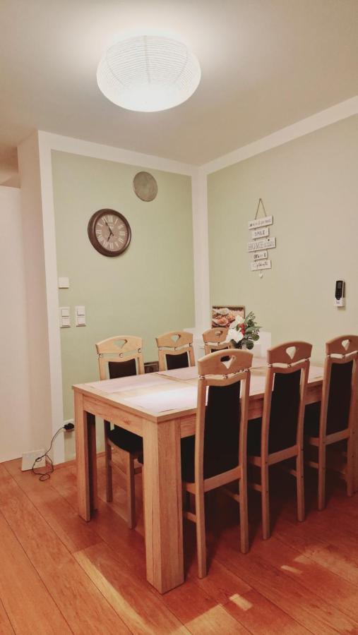 Elegance Apartment Wina Bagian luar foto