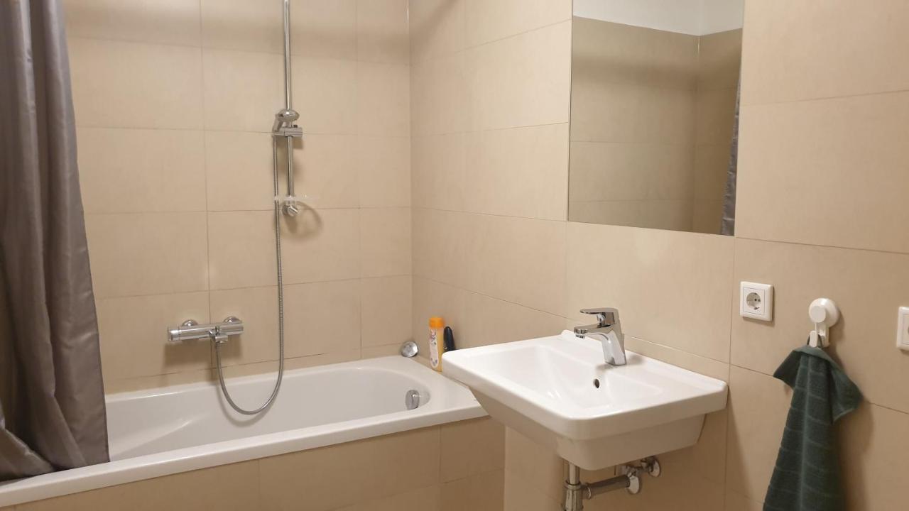 Elegance Apartment Wina Bagian luar foto
