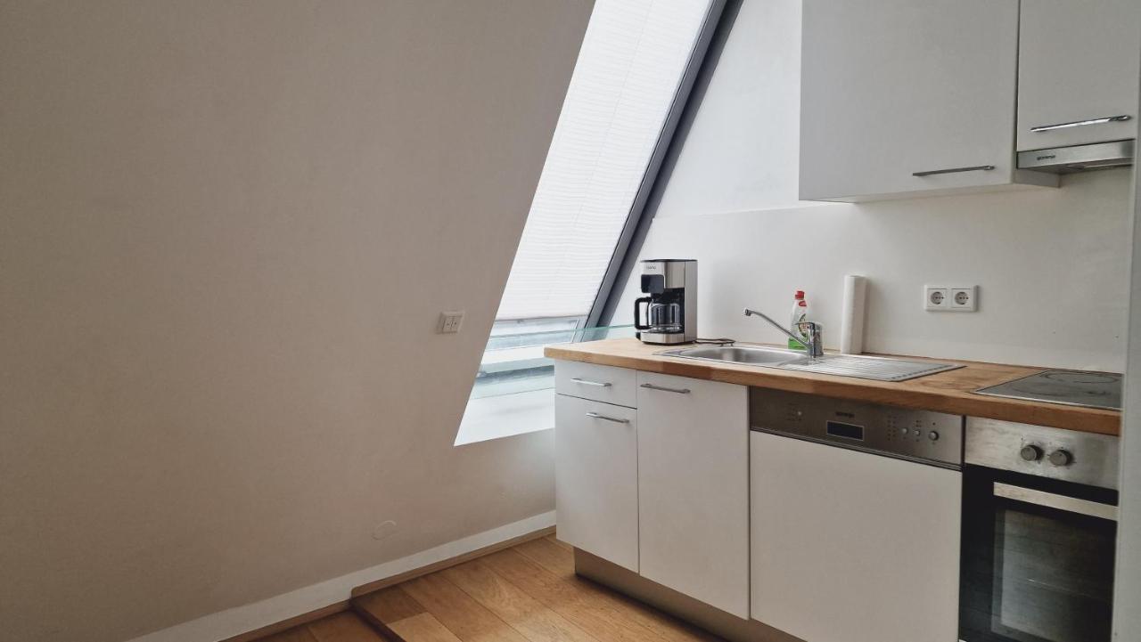 Elegance Apartment Wina Bagian luar foto
