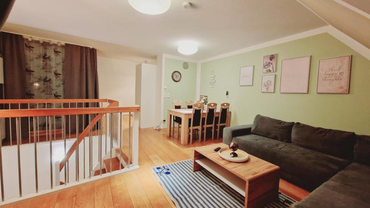 Elegance Apartment Wina Bagian luar foto
