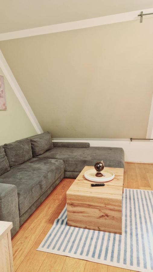 Elegance Apartment Wina Bagian luar foto